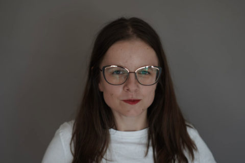Portraitfoto der Projektmitarbeiterin Anne Handschick.